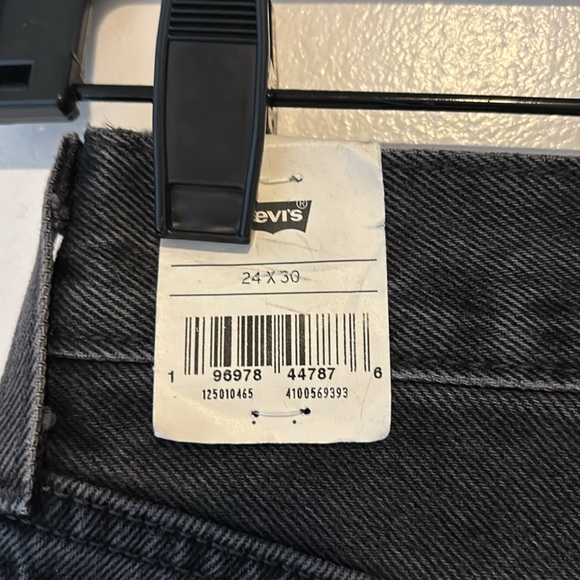 Levi’s 501 Jeans - Picture 6 of 9